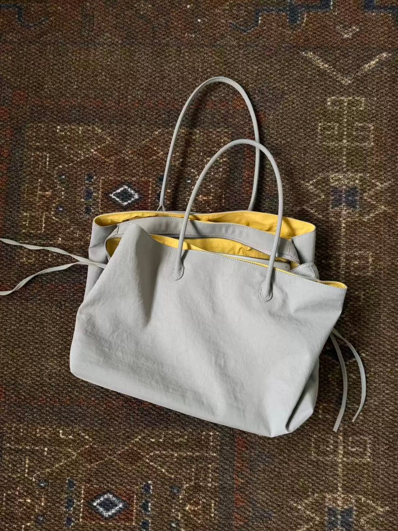 Nylon parachute tote bag
