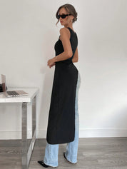 Stylish elongated T-shirt with a slim fit and U-neck