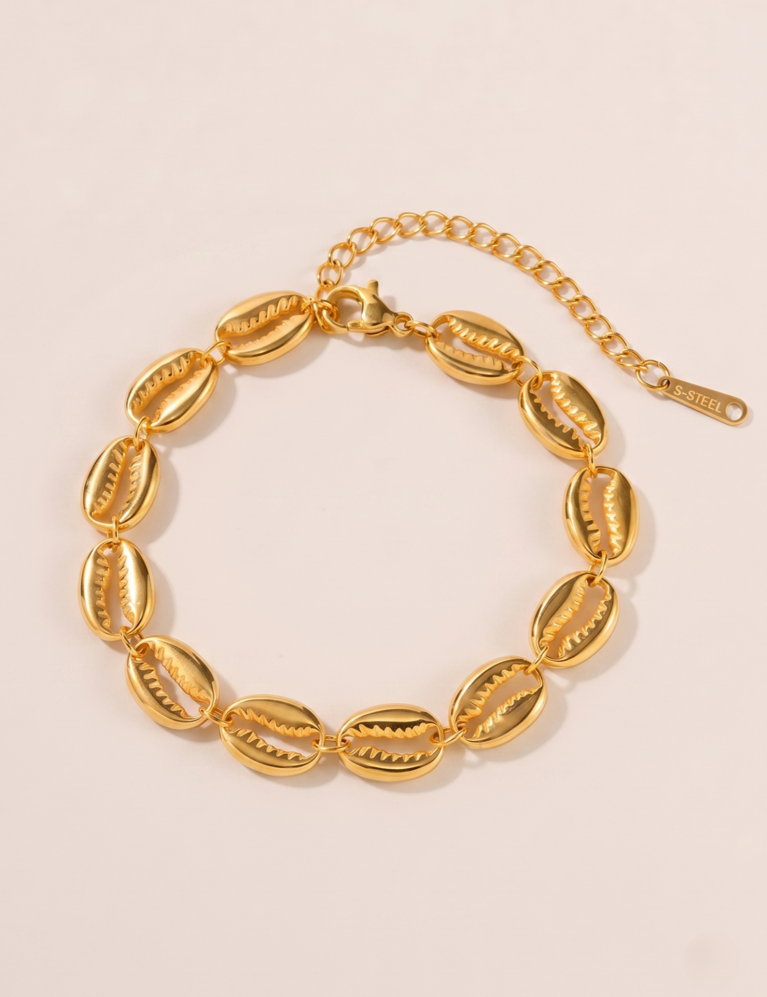 boho-gold-shell-bracelet-1.png