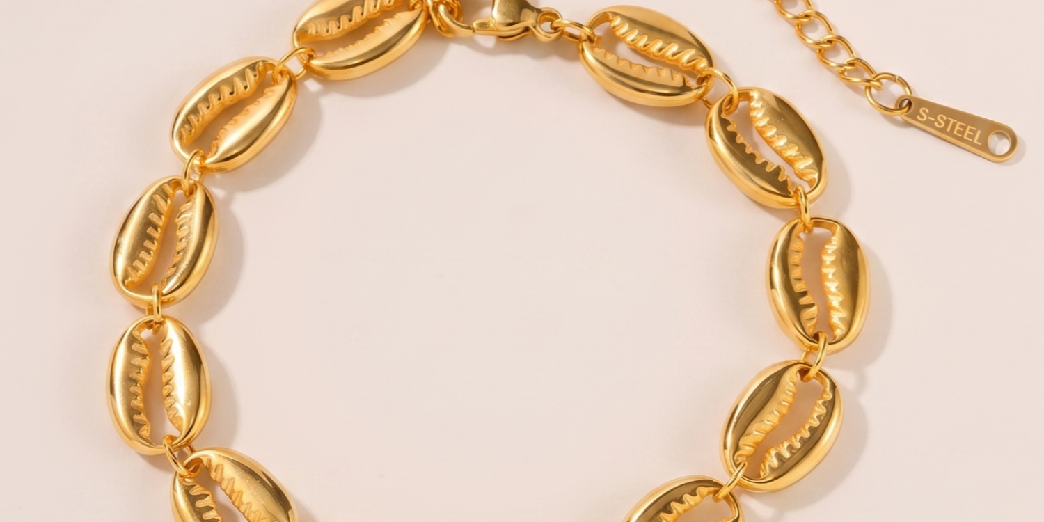 boho-gold-shell-bracelet-1.png