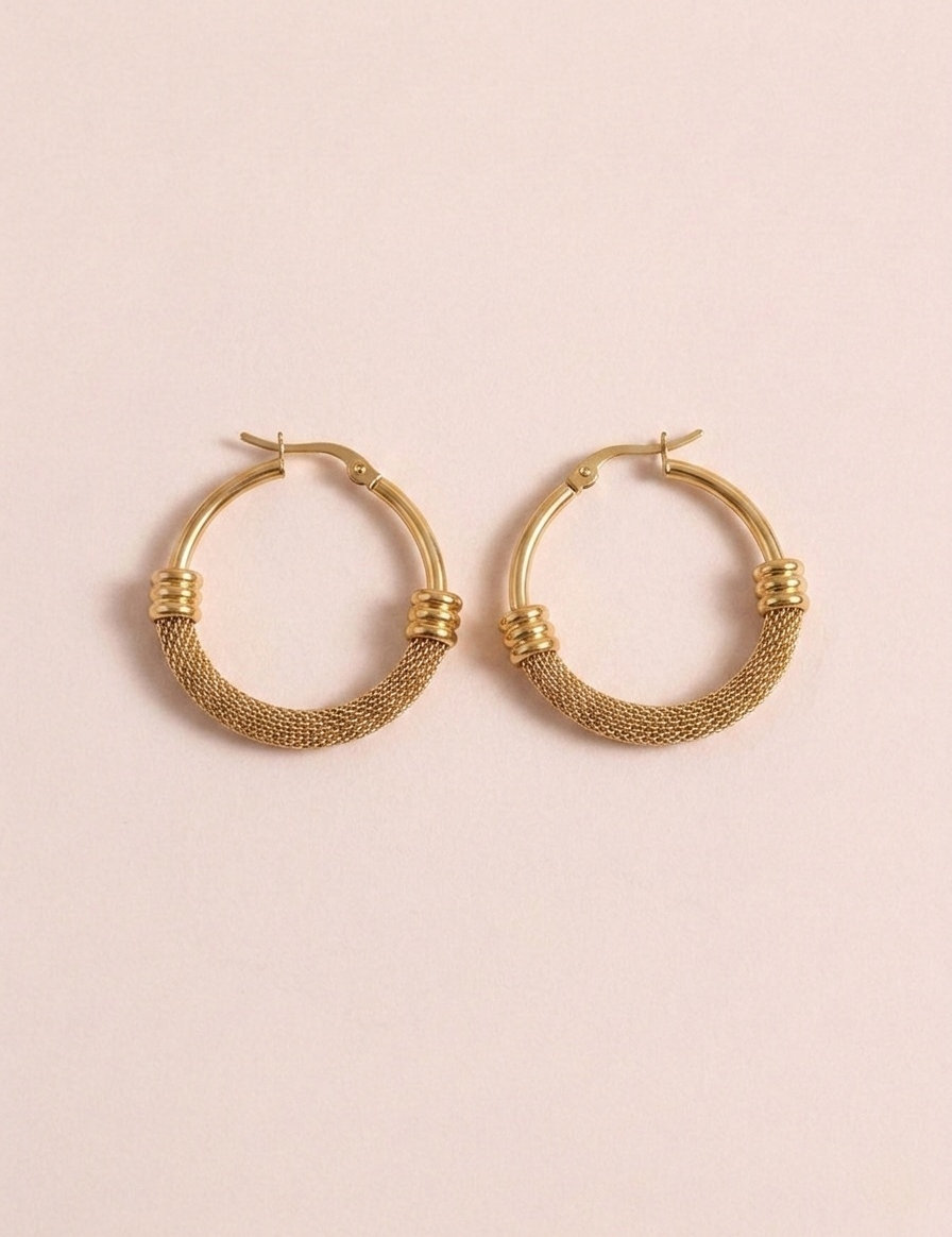 gold-mesh-textured-hoop-earrings-minimalist-jewelry_zorashe_AER013_1.png