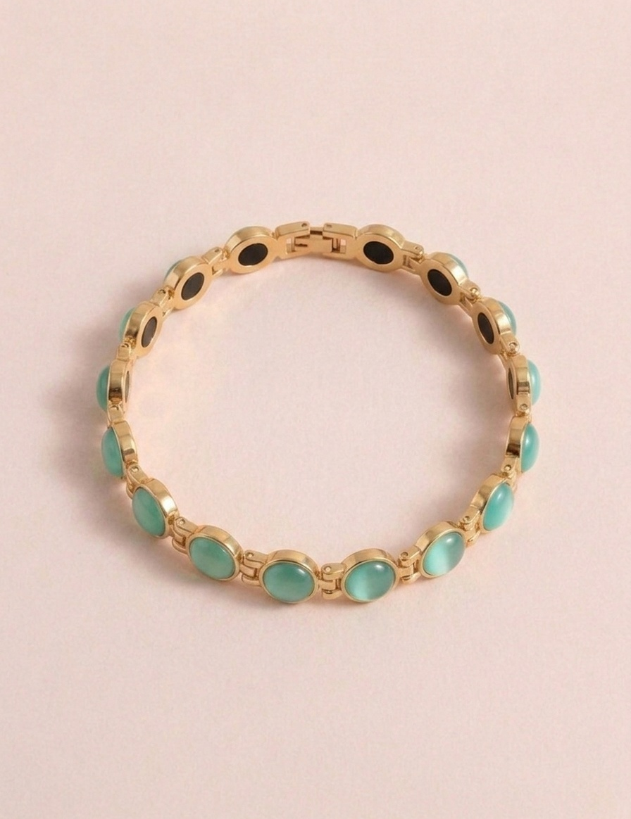 gold-tone-vintage-link-bracelet-green-cat-eye-stone-affordable-jewelry-zorashe_zorashe_ABL007_1.png