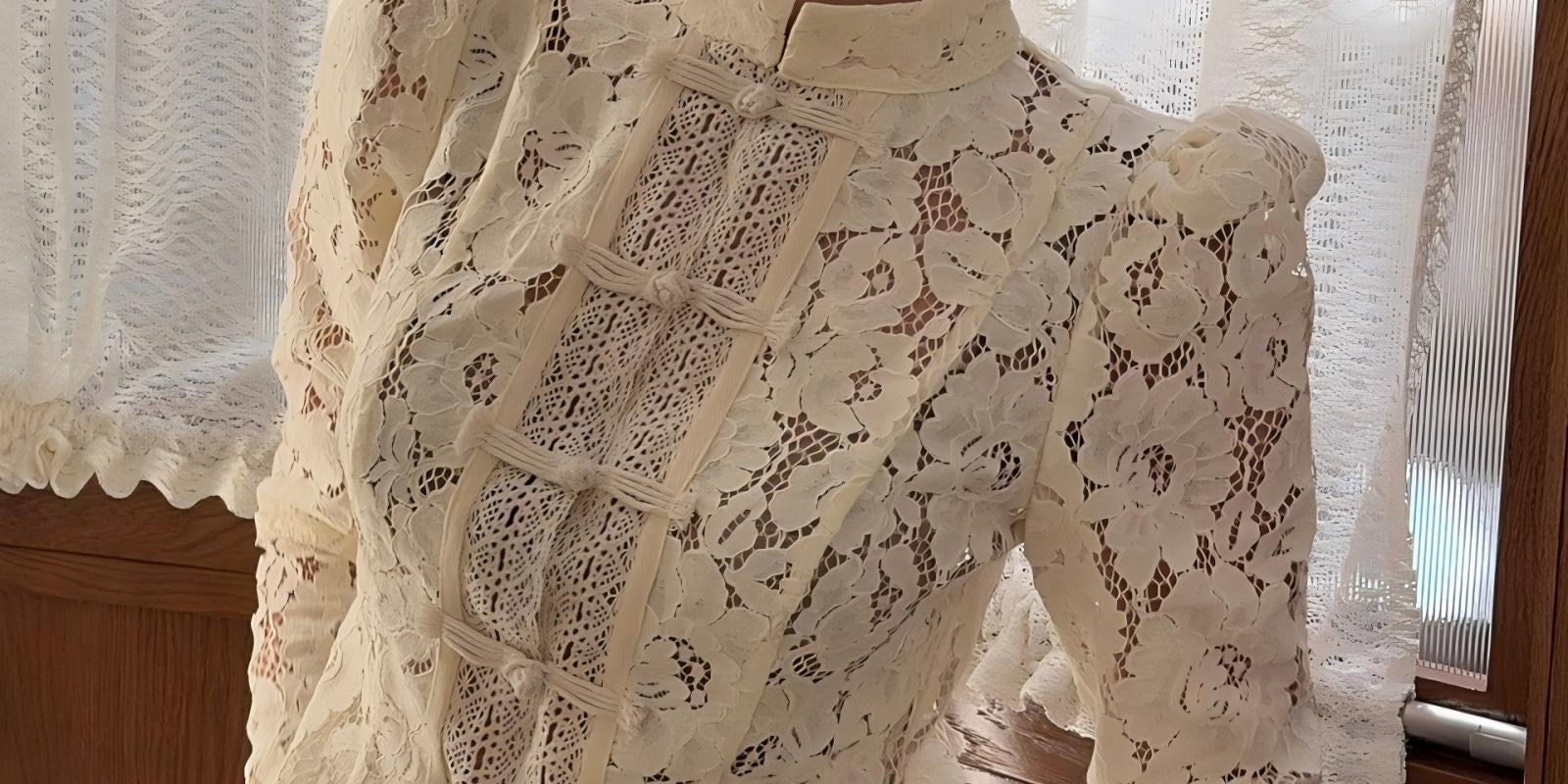 lace-mandarin-collar-frog-button-top_Zorashe_BL007-4.jpg