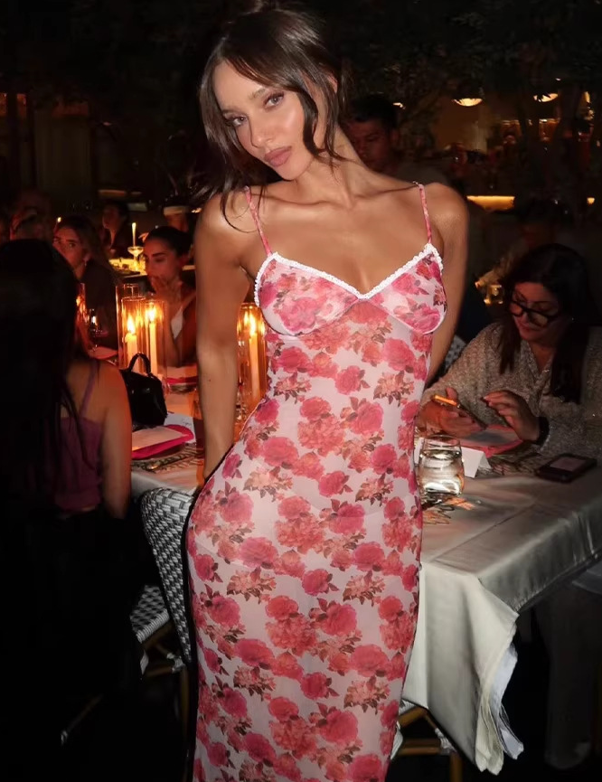 romantic-red-rose-lace-trim-slip-dress-date-night-outfit_Zorashe_MAD017_3.png
