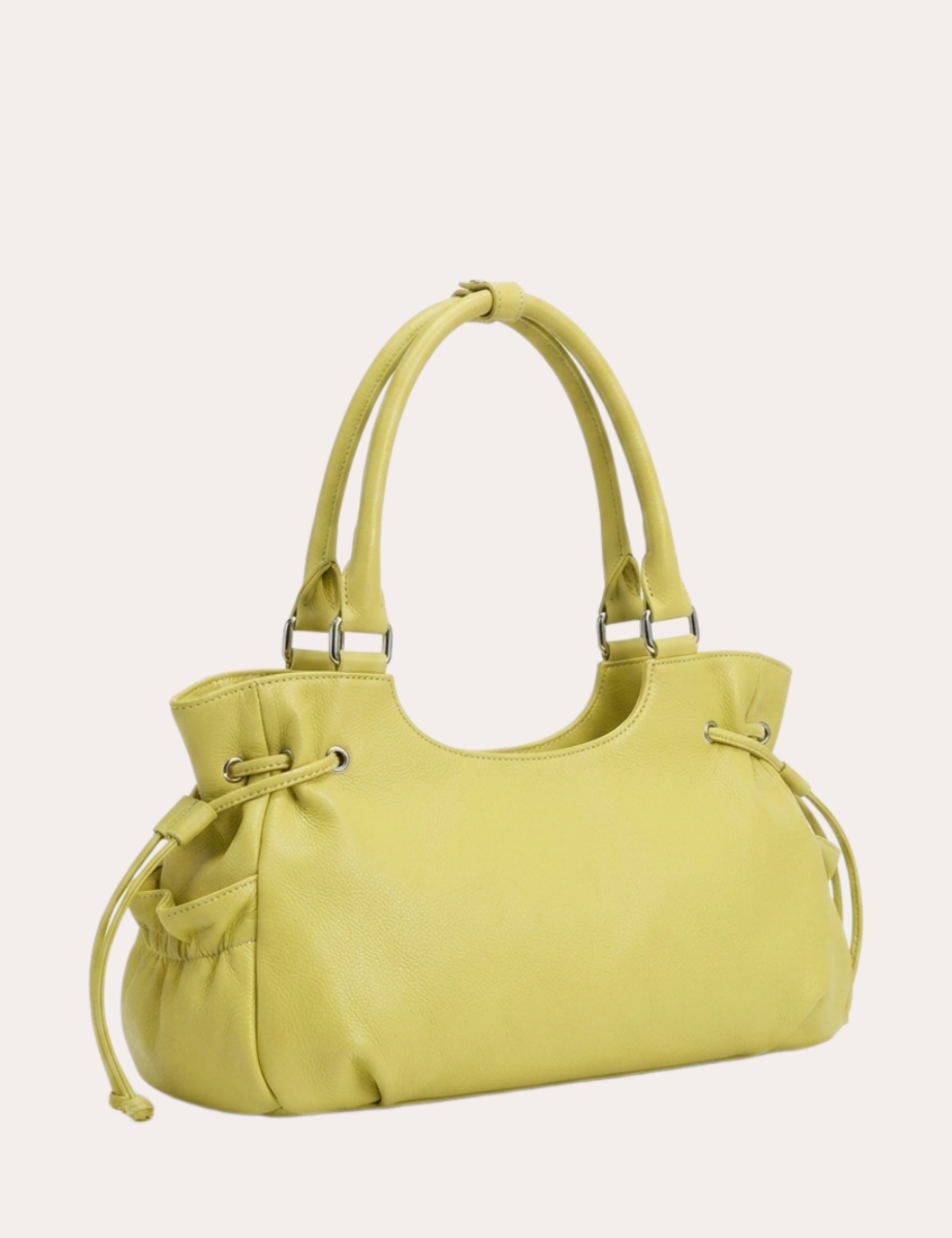 slouchy-leather-drawstring-shoulder-bag-outfit_zorashe_SDB006-3.png